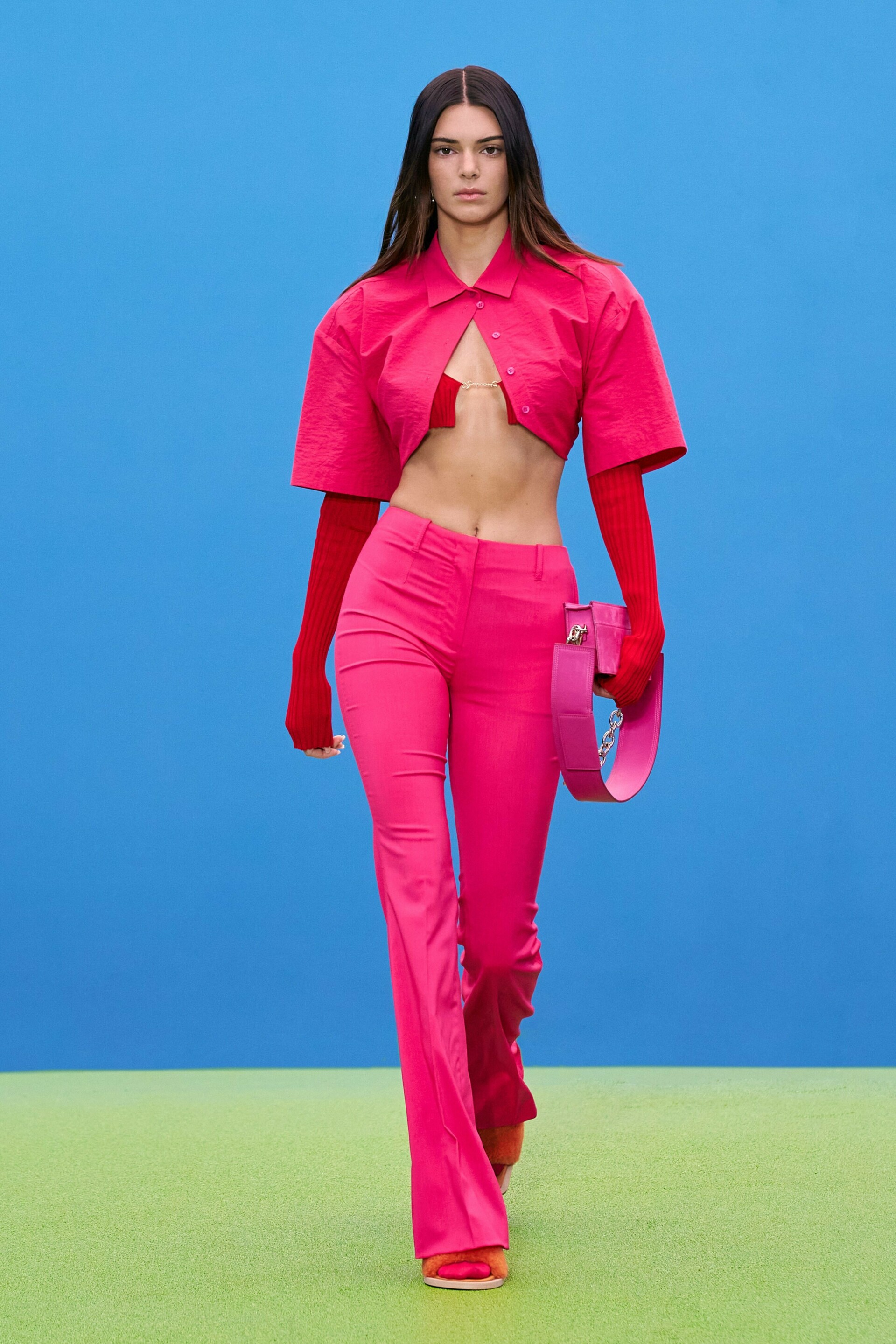 Jacquemus Showcases Revolutionary Seasonless Separates - Voir Fashion